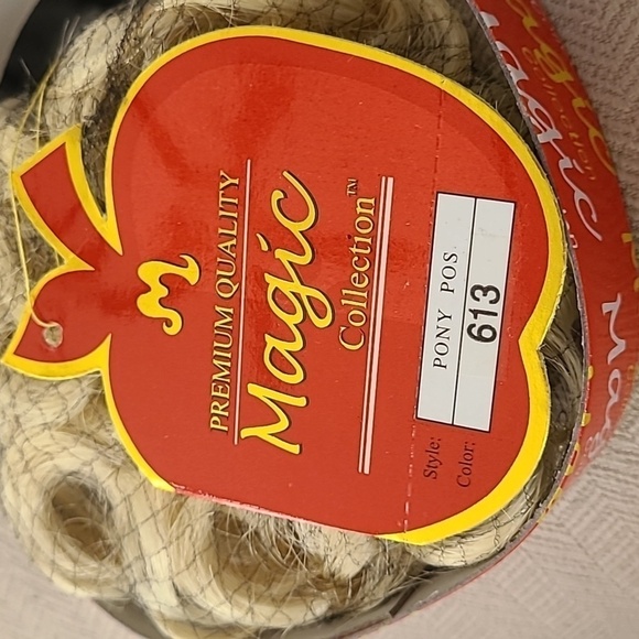 MAGIC GOLD Synthetic Hair Piece Color 613 Blond NWT - Picture 2 of 4
